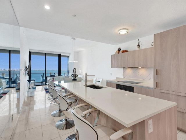 Apartment for sale  Unit #1705 - photo 6961257