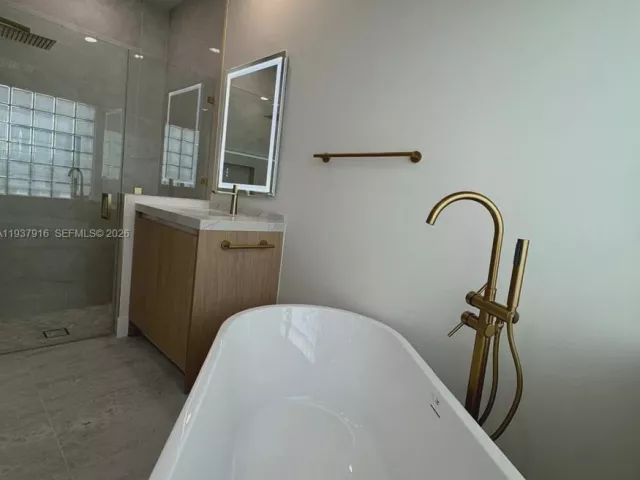 3-bedroom home for sale in Delray Beach - 6532 Via Vicenza - MondialRealty