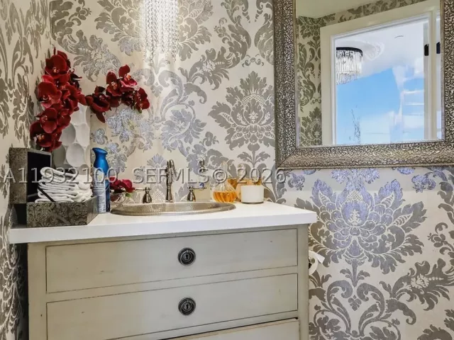 3-bedroom condo for sale in Aventura - 1000 Island Blvd PH9 - MondialRealty