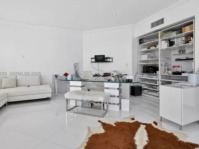 3-bedroom condo for sale in Aventura - 1000 Island Blvd PH9 - MondialRealty
