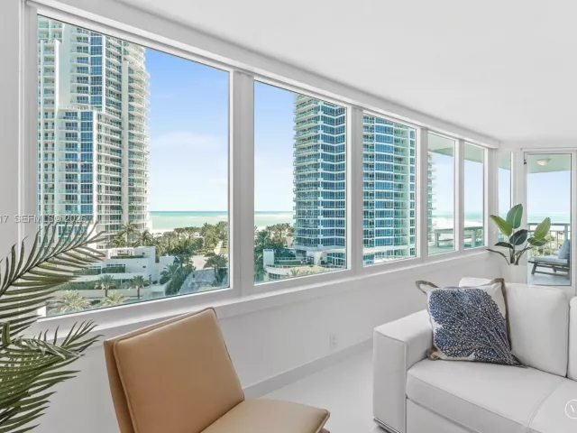 2-bedroom condo for rent in Miami Beach - 400 S Pointe Dr 906 - MondialRealty