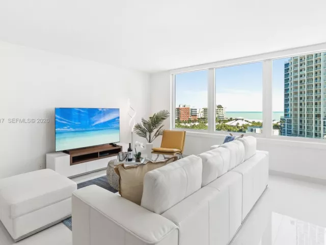 2-bedroom condo for rent in Miami Beach - 400 S Pointe Dr 906 - MondialRealty