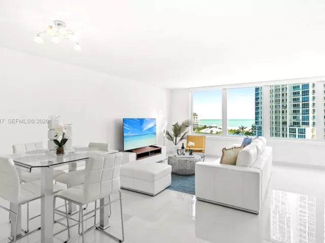 2-bedroom condo for rent in Miami Beach - 400 S Pointe Dr 906 - MondialRealty