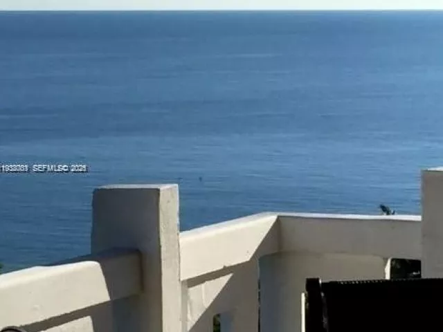 2-bedroom condo for rent in Key Biscayne - 1121 Crandon Blvd F1107 - MondialRealty