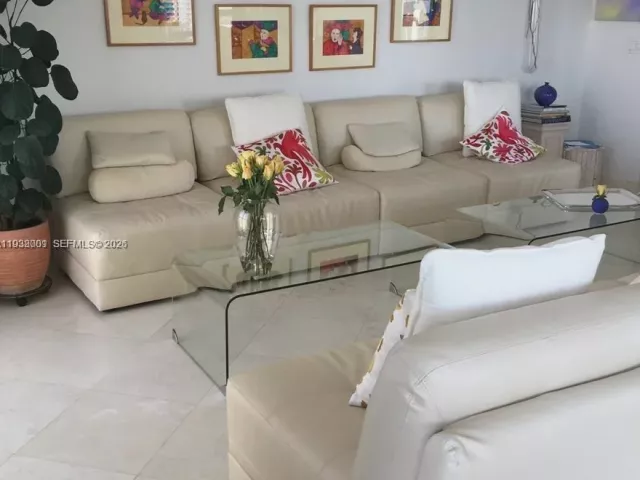 2-bedroom condo for rent in Key Biscayne - 1121 Crandon Blvd F1107 - MondialRealty