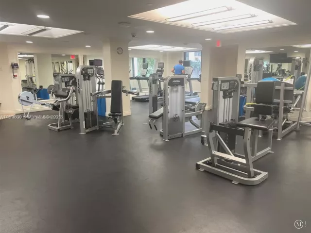 2-bedroom condo for rent in Key Biscayne - 1121 Crandon Blvd F1107 - MondialRealty