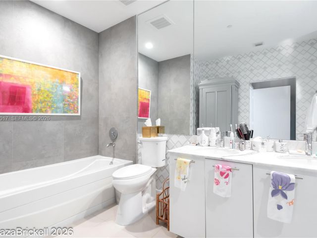 Apartment for sale  Unit #5505 - photo 6993236