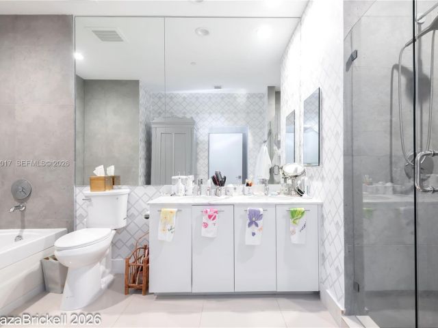 Apartment for sale  Unit #5505 - photo 6993237