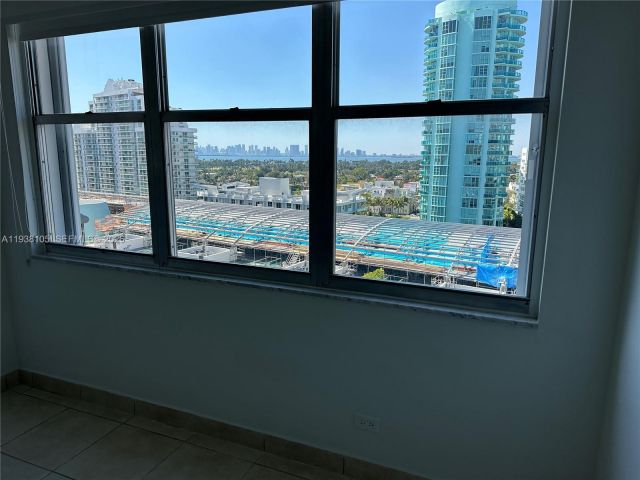 2-bedroom condo for rent in Miami Beach - 6039 Collins Ave 1434 - MondialRealty