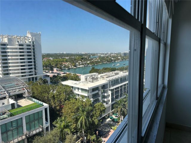 2-bedroom condo for rent in Miami Beach - 6039 Collins Ave 1434 - MondialRealty