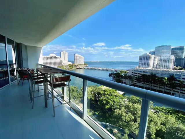 2-bedroom condo for sale in Miami - 495 Brickell Ave 1205 - MondialRealty
