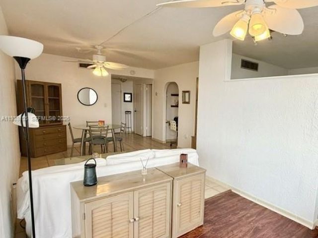 Apartment for rent  Unit #1114 - photo 7444578