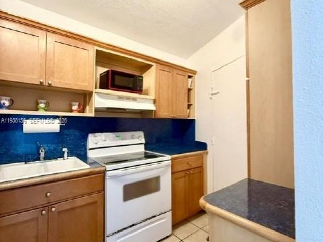 Apartment for rent  Unit #1114 - photo 7444580