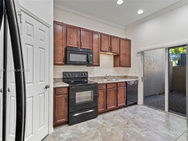 2-bedroom home for rent in Homestead - 2332 SE 16th Pl 2332 - MondialRealty