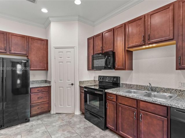 2-bedroom home for rent in Homestead - 2332 SE 16th Pl 2332 - MondialRealty