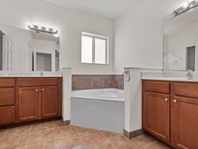 2-bedroom home for rent in Homestead - 2332 SE 16th Pl 2332 - MondialRealty