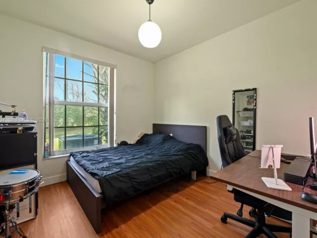 3-bedroom home for sale in Pembroke Pines - 1958 NW 79th Way - MondialRealty