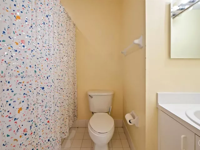 3-bedroom home for sale in Pembroke Pines - 1958 NW 79th Way - MondialRealty