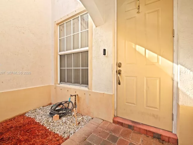 3-bedroom home for sale in Pembroke Pines - 1958 NW 79th Way - MondialRealty