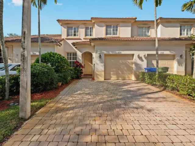 3-bedroom home for sale in Pembroke Pines - 1958 NW 79th Way - MondialRealty