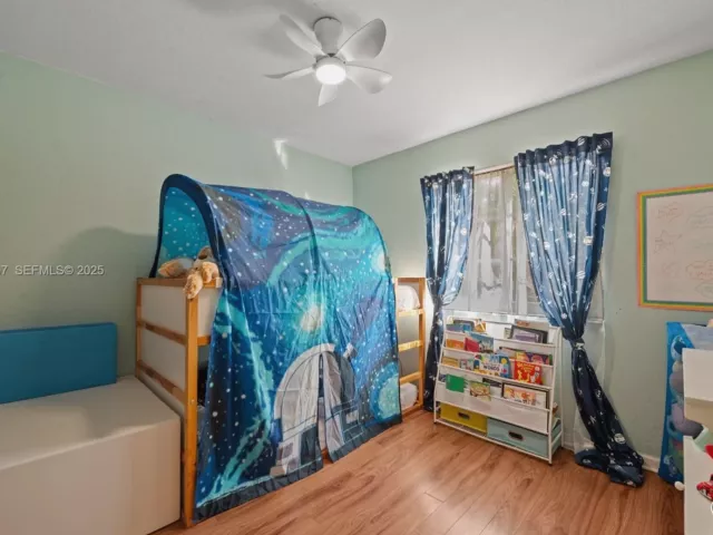 3-bedroom home for sale in Pembroke Pines - 1958 NW 79th Way - MondialRealty