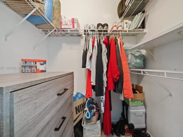 3-bedroom home for sale in Pembroke Pines - 1958 NW 79th Way - MondialRealty