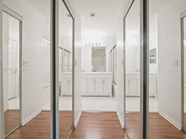 3-bedroom home for sale in Pembroke Pines - 1958 NW 79th Way - MondialRealty