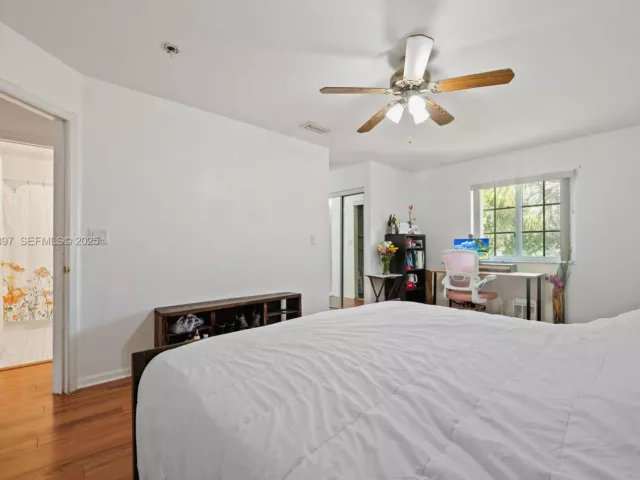 3-bedroom home for sale in Pembroke Pines - 1958 NW 79th Way - MondialRealty