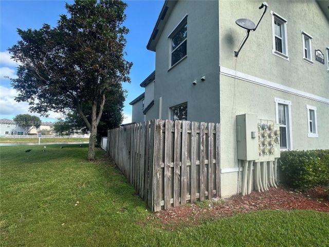3-bedroom home for rent in Homestead - 2853 SE 1st Dr 1 - MondialRealty