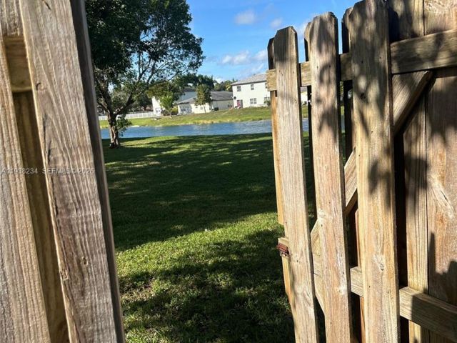 3-bedroom home for rent in Homestead - 2853 SE 1st Dr 1 - MondialRealty