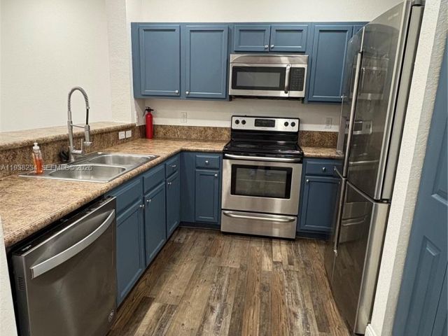 3-bedroom home for rent in Homestead - 2853 SE 1st Dr 1 - MondialRealty