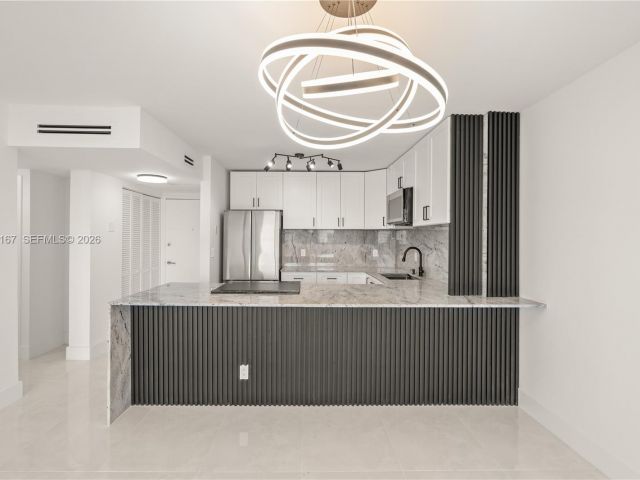 1-bedroom condo for rent in Hallandale Beach - 3180 S Ocean Dr 717 - MondialRealty