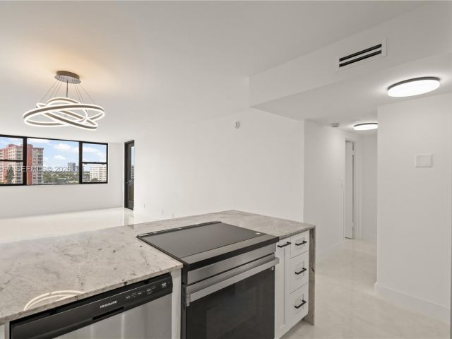 1-bedroom condo for rent in Hallandale Beach - 3180 S Ocean Dr 717 - MondialRealty