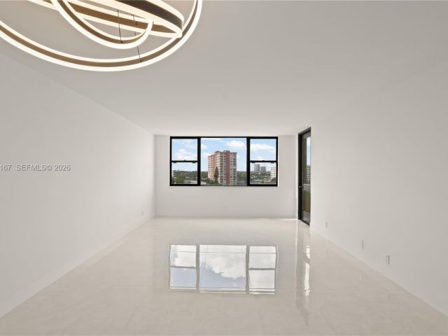 1-bedroom condo for rent in Hallandale Beach - 3180 S Ocean Dr 717 - MondialRealty