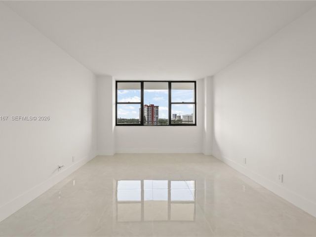 1-bedroom condo for rent in Hallandale Beach - 3180 S Ocean Dr 717 - MondialRealty