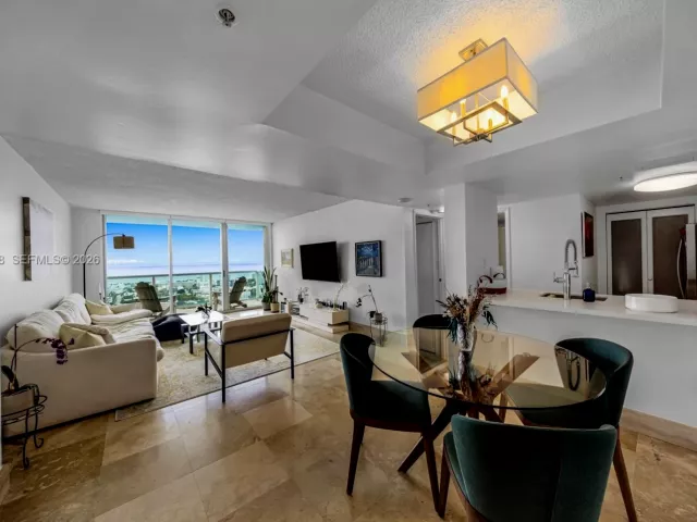 1-bedroom condo for sale in Miami Beach - 650 West Ave 3006 - MondialRealty