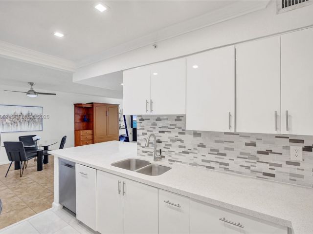 Apartment for rent  Unit #914 (available) - photo 7477622