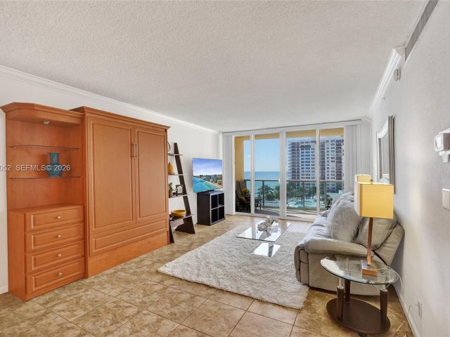 Apartment for rent  Unit #914 (available) - photo 7477623