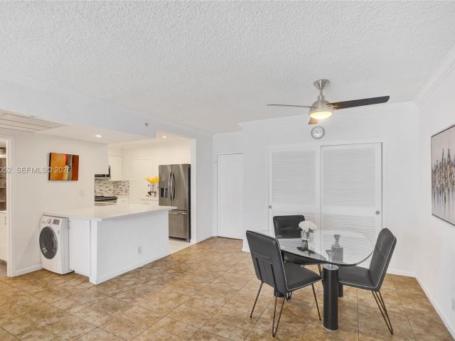 Apartment for rent  Unit #914 (available) - photo 7477625