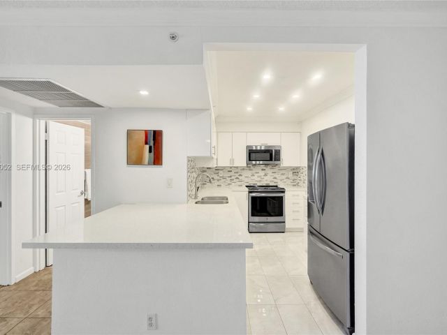 Apartment for rent  Unit #914 (available) - photo 7477627