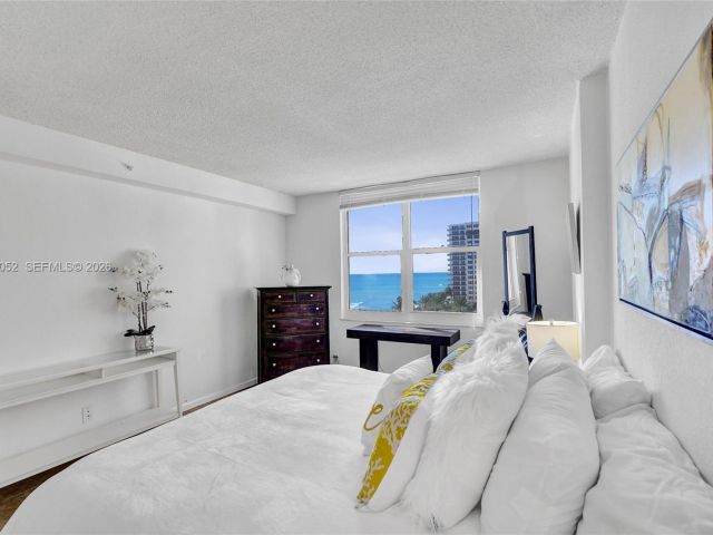 Apartment for rent  Unit #914 (available) - photo 7477632