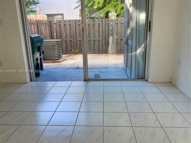 2-bedroom home for rent in Miami - 1158 NW 124th Ave 2306 - MondialRealty