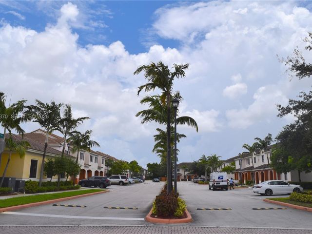 3-bedroom home for rent in Miami Gardens - 17343 NW 7th Ave 109 - MondialRealty