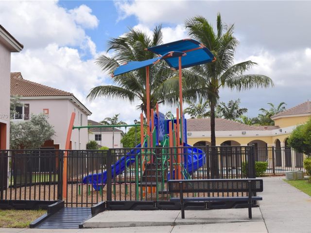 3-bedroom home for rent in Miami Gardens - 17343 NW 7th Ave 109 - MondialRealty