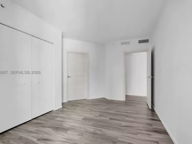 2-bedroom condo for sale in Miami - 801 S Miami Ave 2405 - MondialRealty