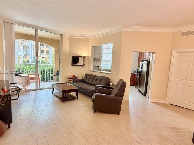 2-bedroom condo for sale in Aventura - 3001 NE 185th St 112 - MondialRealty