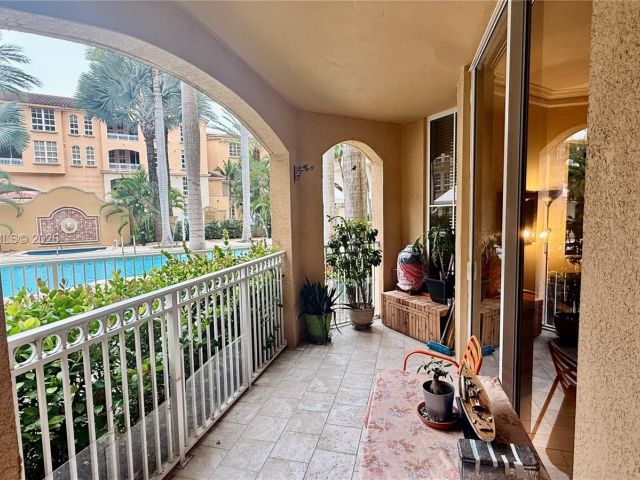 2-bedroom condo for sale in Aventura - 3001 NE 185th St 112 - MondialRealty