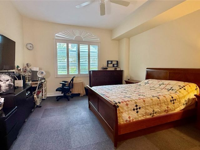 2-bedroom condo for sale in Aventura - 3001 NE 185th St 112 - MondialRealty
