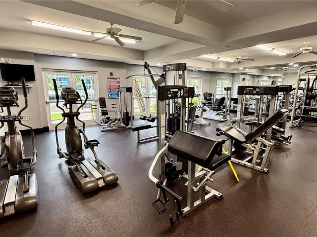 2-bedroom condo for sale in Aventura - 3001 NE 185th St 112 - MondialRealty