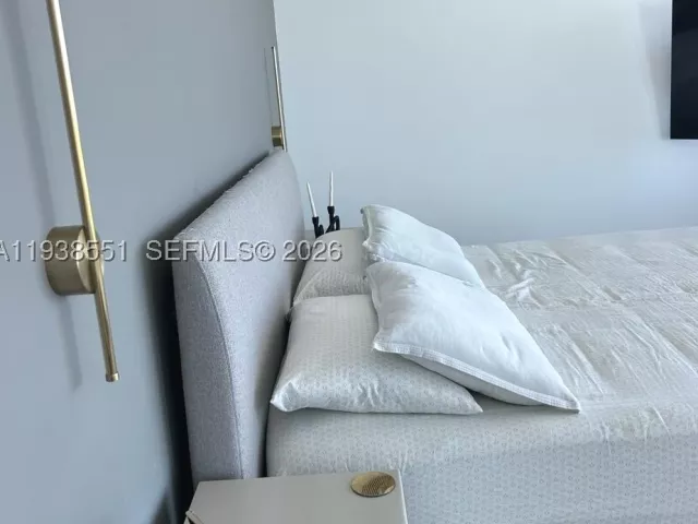 2-bedroom condo for rent in Sunny Isles Beach - 18975 Collins Ave 4705 - MondialRealty